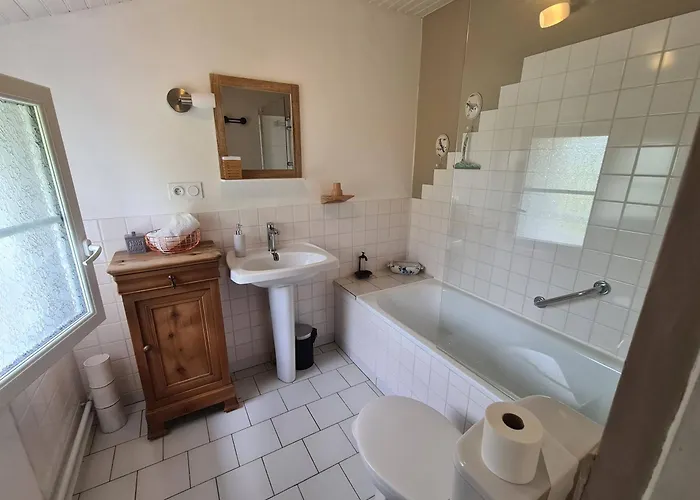 La Maison Des Tilleuls Bed & Breakfast 3*