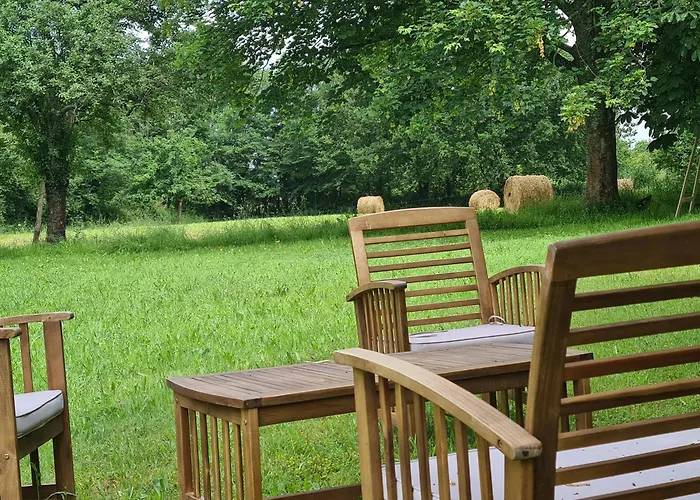 La Maison Des Tilleuls Bed & Breakfast Saint-Germain-Sur-Seves