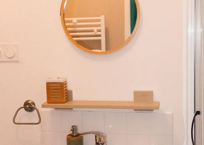 La Maison Des Tilleuls Bed & Breakfast 3*