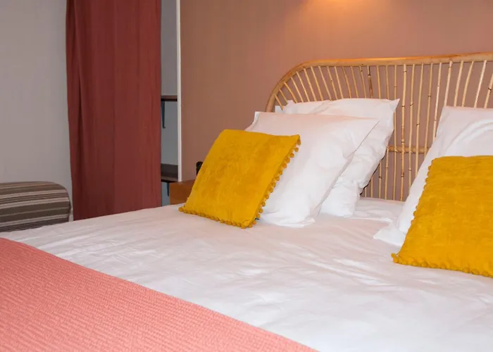La Maison Des Tilleuls Bed & Breakfast 3*